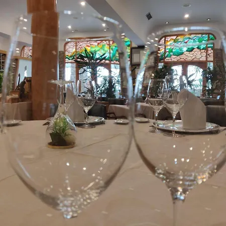 谢夫里维拉酒店 酒店