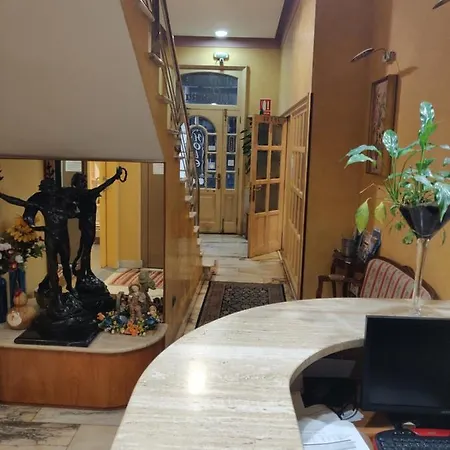 谢夫里维拉酒店 帕德隆