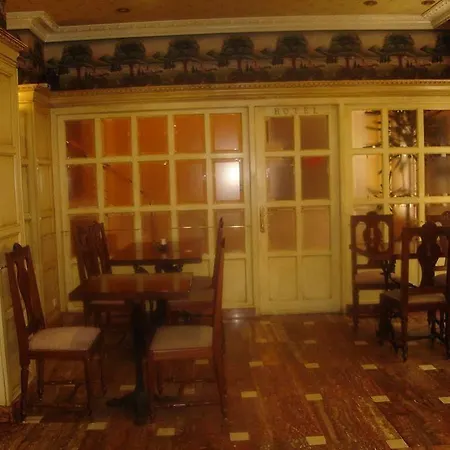 谢夫里维拉酒店